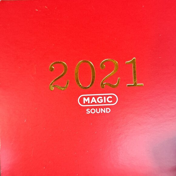 Hallmark Ornament 2021 - Musical Stylin' Saxophone Bear - Picture 4 of 9